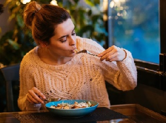 Comer en exceso Los ejercicios de mindfulness pueden ayudar 5.jpg