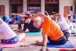 12 Yoga una forma flexible de mejorar la salud del corazón.jpg